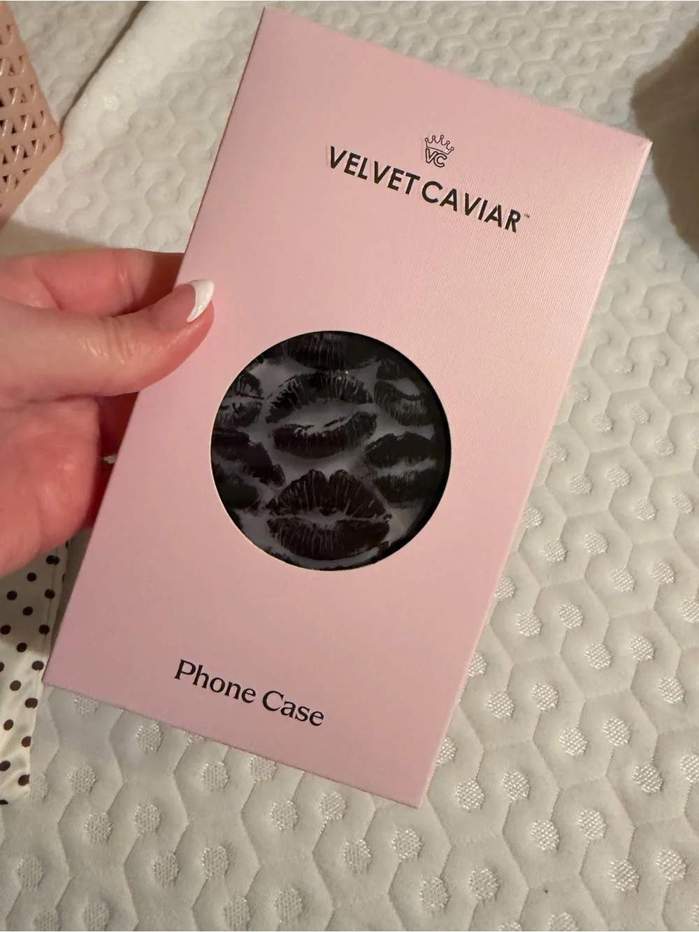 Brand new velvet caviar iPhone 17 Pro case Black lips